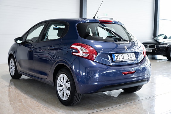Peugeot 208 11 of 30