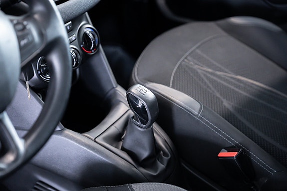 Peugeot 208 19 of 30
