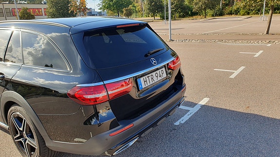 Mercedes-Benz E220 d 5 of 5