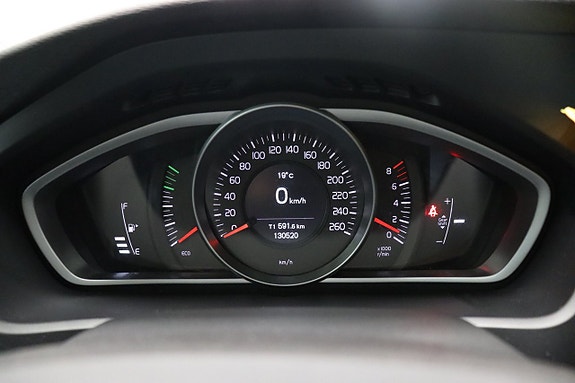 Volvo V40 16 of 24