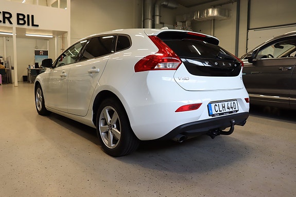 Volvo V40 4 of 24