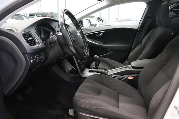 Volvo V40 7 of 24