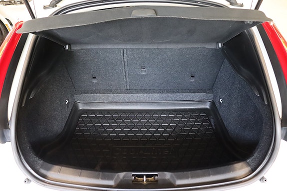Volvo V40 6 of 24