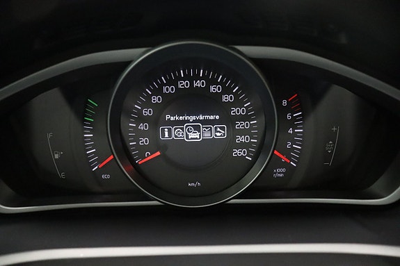 Volvo V40 17 of 24