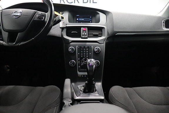 Volvo V40 13 of 24