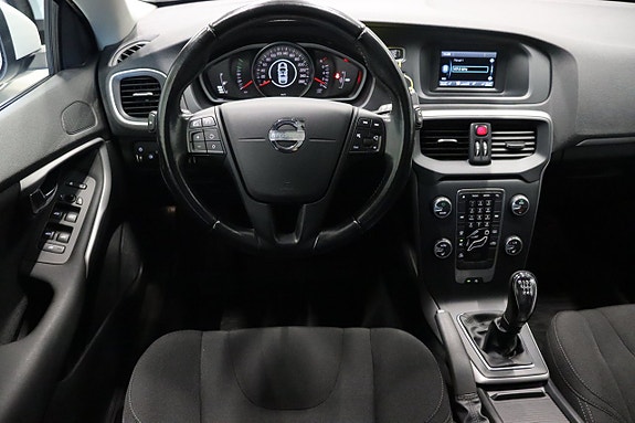 Volvo V40 11 of 24
