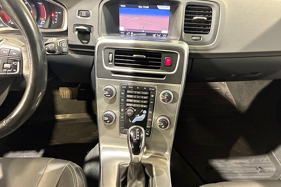 Volvo V60 12 of 17