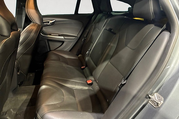 Volvo V60 14 of 17