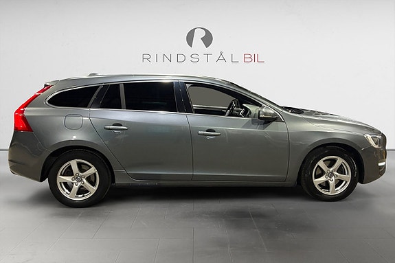 Volvo V60 8 of 17