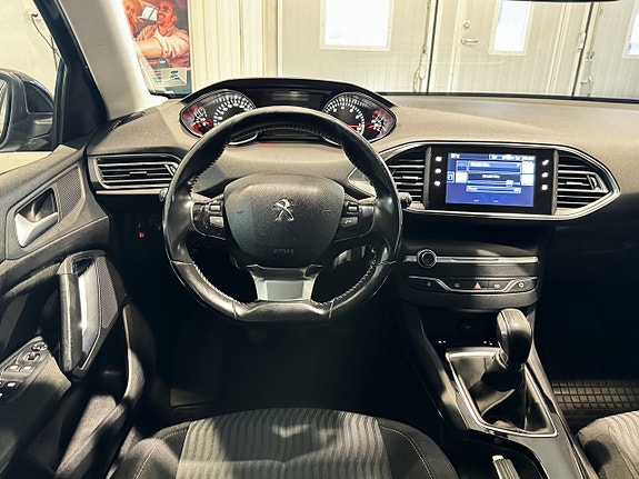 Peugeot 308 SW 8 of 12