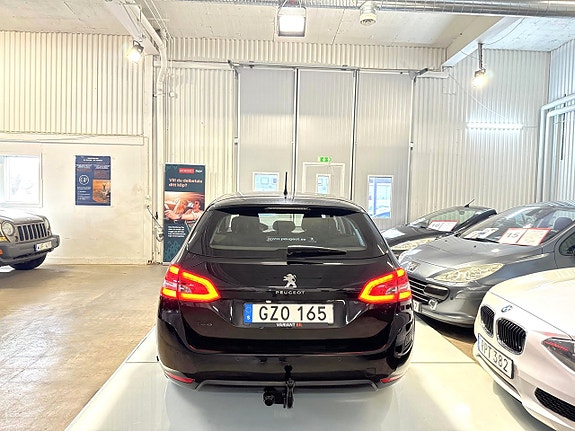 Peugeot 308 SW 12 of 12