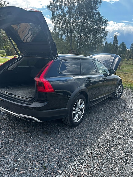 Volvo V90 Cross Country 3 of 7
