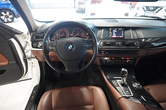 BMW 520d 2 of 14
