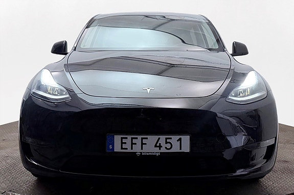 Tesla Model Y 3 of 30