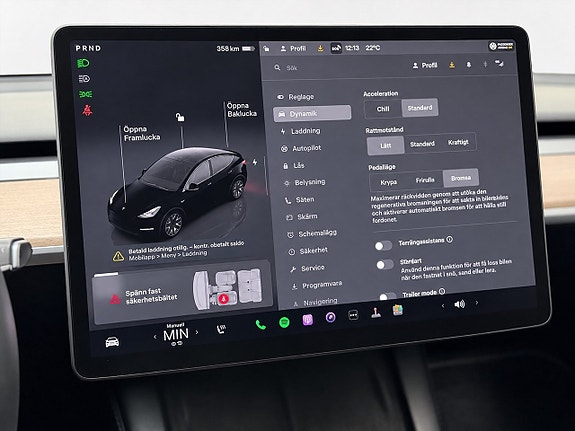 Tesla Model Y 27 of 30