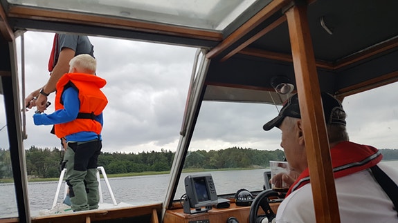Hyttbåt m kraftigt skrov av aluminium -  Bombus Allbåt från varv i Stockholm. 3 of 8
