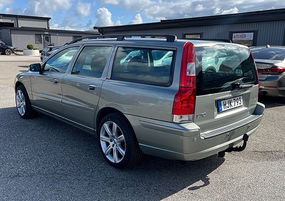 Volvo V70 4 of 12