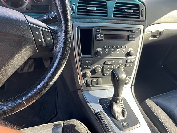 Volvo V70 10 of 12
