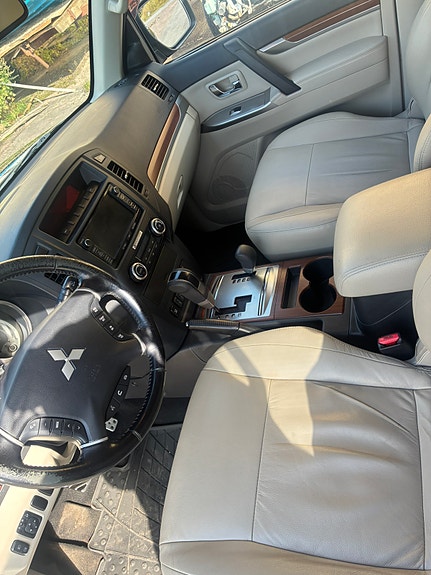 Mitsubishi Pajero 16 of 20