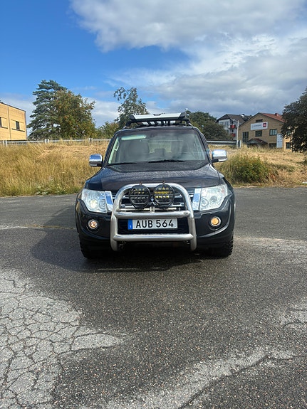 Mitsubishi Pajero 12 of 20