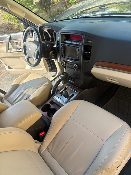 Mitsubishi Pajero 14 of 20
