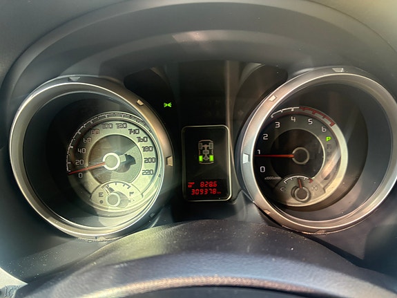 Mitsubishi Pajero 13 of 20