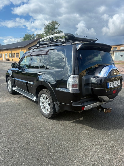 Mitsubishi Pajero 6 of 20