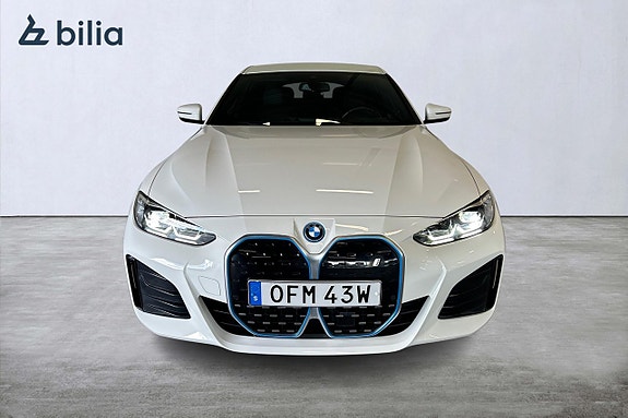 BMW i4 2 of 22