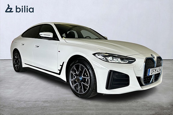 BMW i4 3 of 22