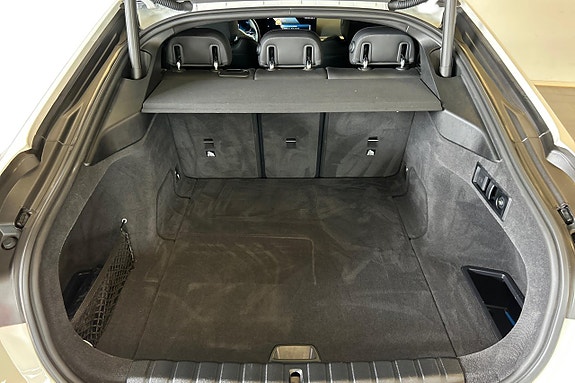 BMW i4 20 of 22