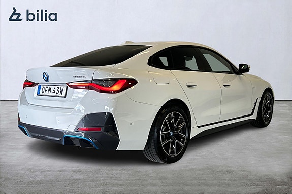 BMW i4 7 of 22