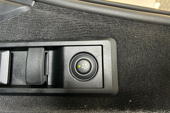 BMW i4 21 of 22