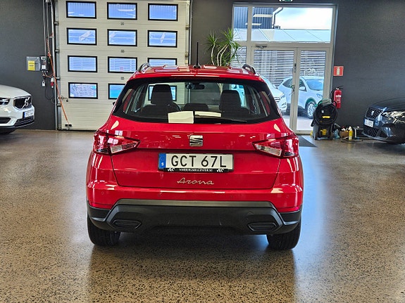 Seat Arona 5 of 17