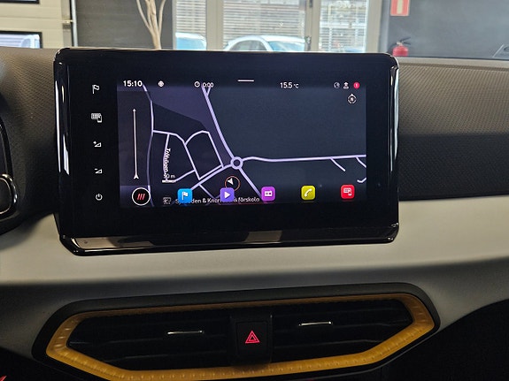 Seat Arona 10 of 17