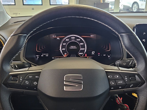 Seat Arona 9 of 17