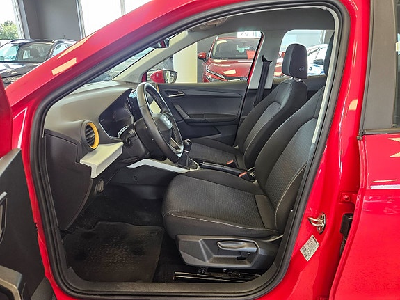 Seat Arona 12 of 17