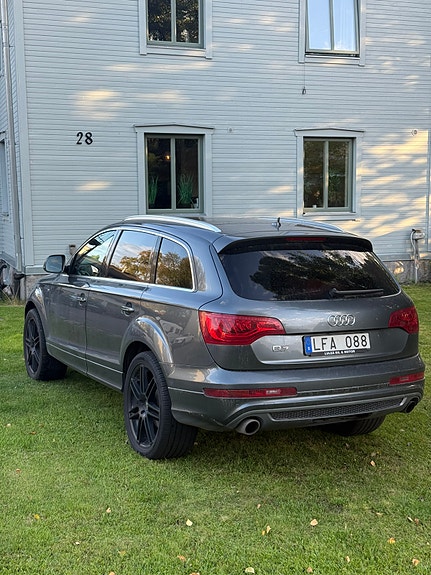 Audi Q7 2 of 2
