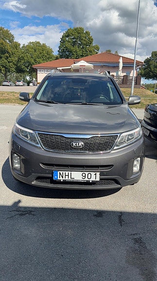 Kia Sorento 2 of 4