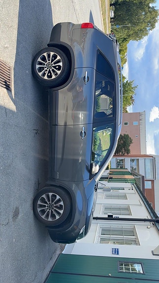 Kia Sorento 4 of 4