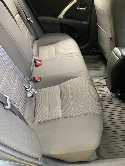 Toyota Avensis 8 of 12