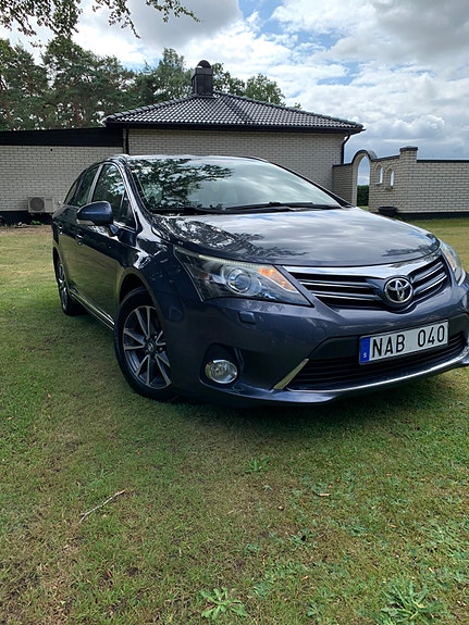 Toyota Avensis 4 of 12
