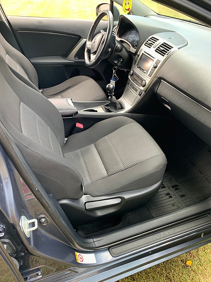 Toyota Avensis 6 of 12