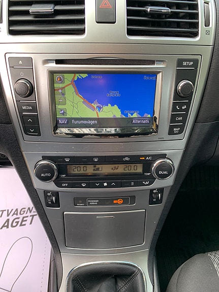 Toyota Avensis 12 of 12