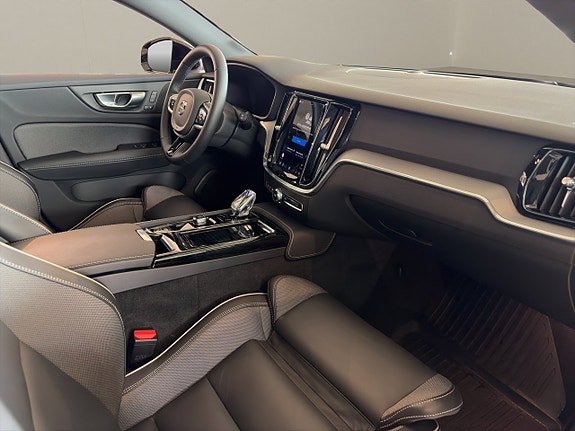 Volvo V60 12 of 15