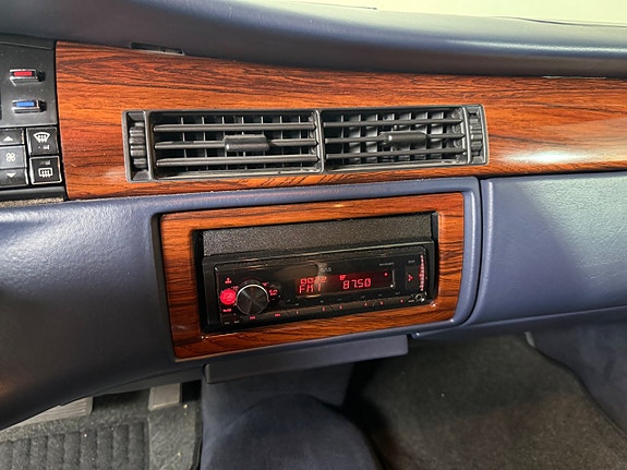 Cadillac Deville 14 of 16