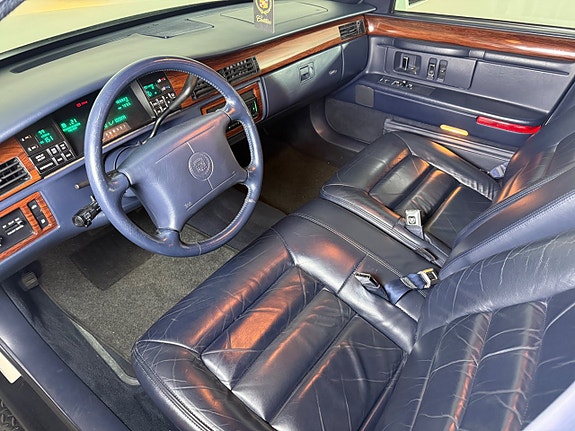 Cadillac Deville 9 of 16