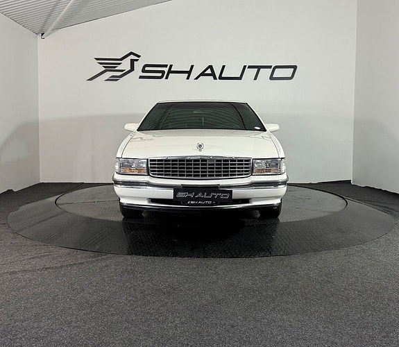 Cadillac Deville 2 of 16