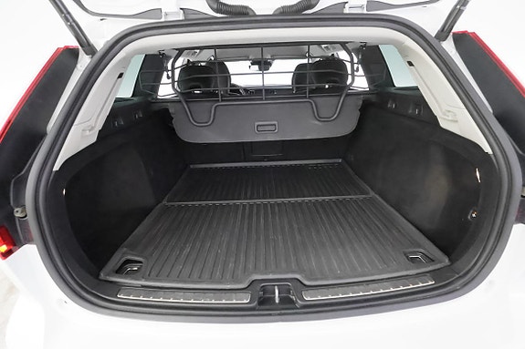 Volvo V60 8 of 30