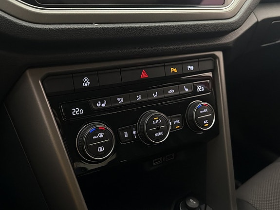 Volkswagen T-Roc 22 of 30