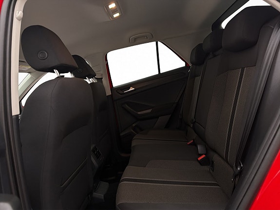 Volkswagen T-Roc 26 of 30
